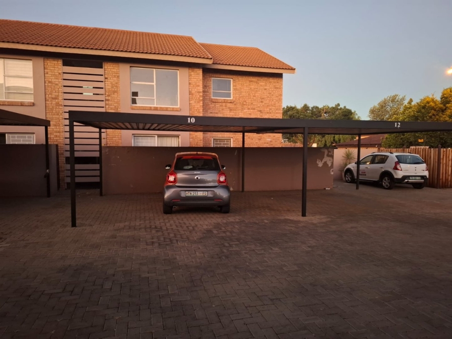 2 Bedroom Property for Sale in Pellissier Free State